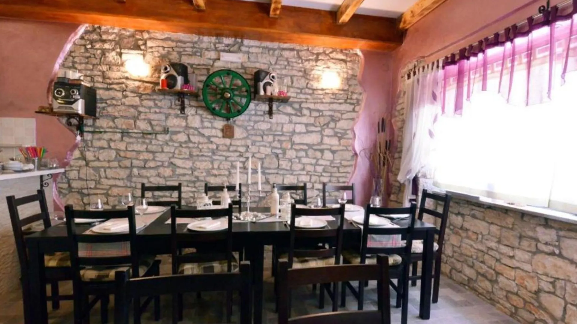 Authentic Istrian Rooms For Unforgettable Stays ボドニャン ベッド・アンド・ブレックファスト