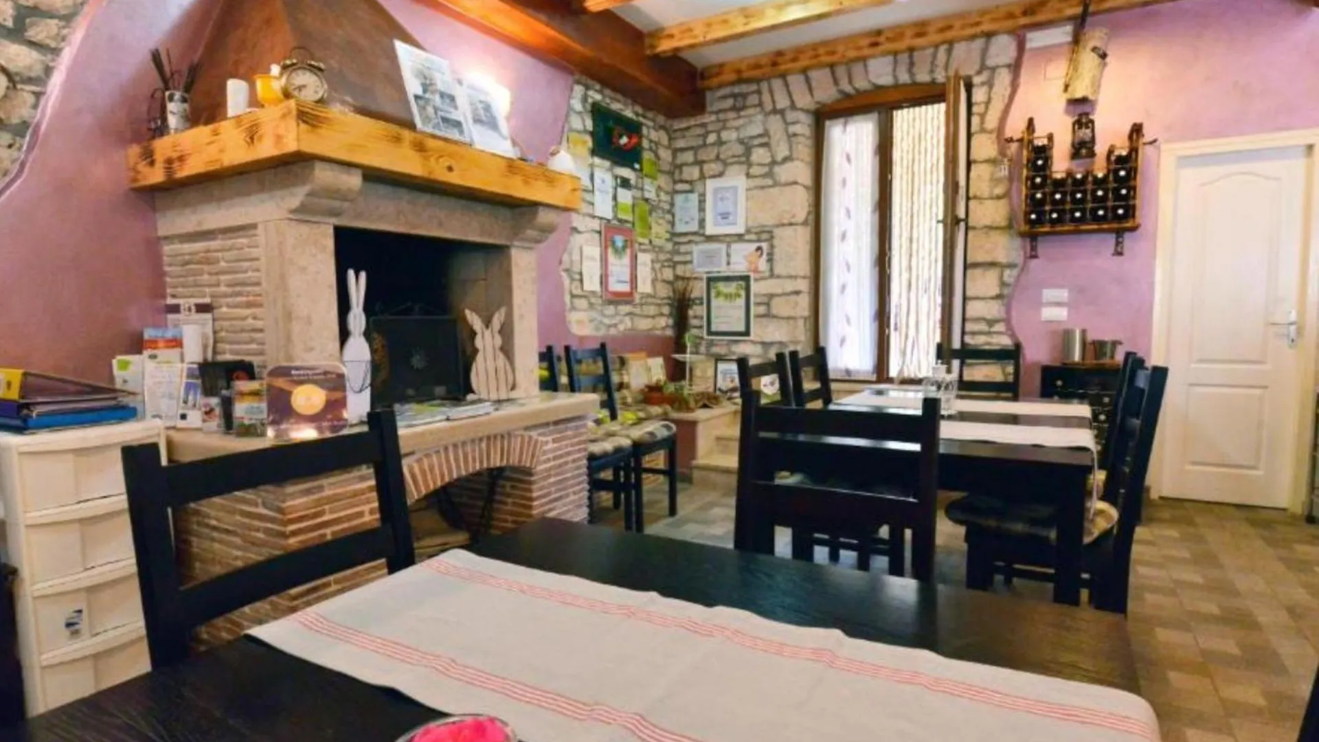 ベッド・アンド・ブレックファスト Authentic Istrian Rooms For Unforgettable Stays ボドニャン クロアチア