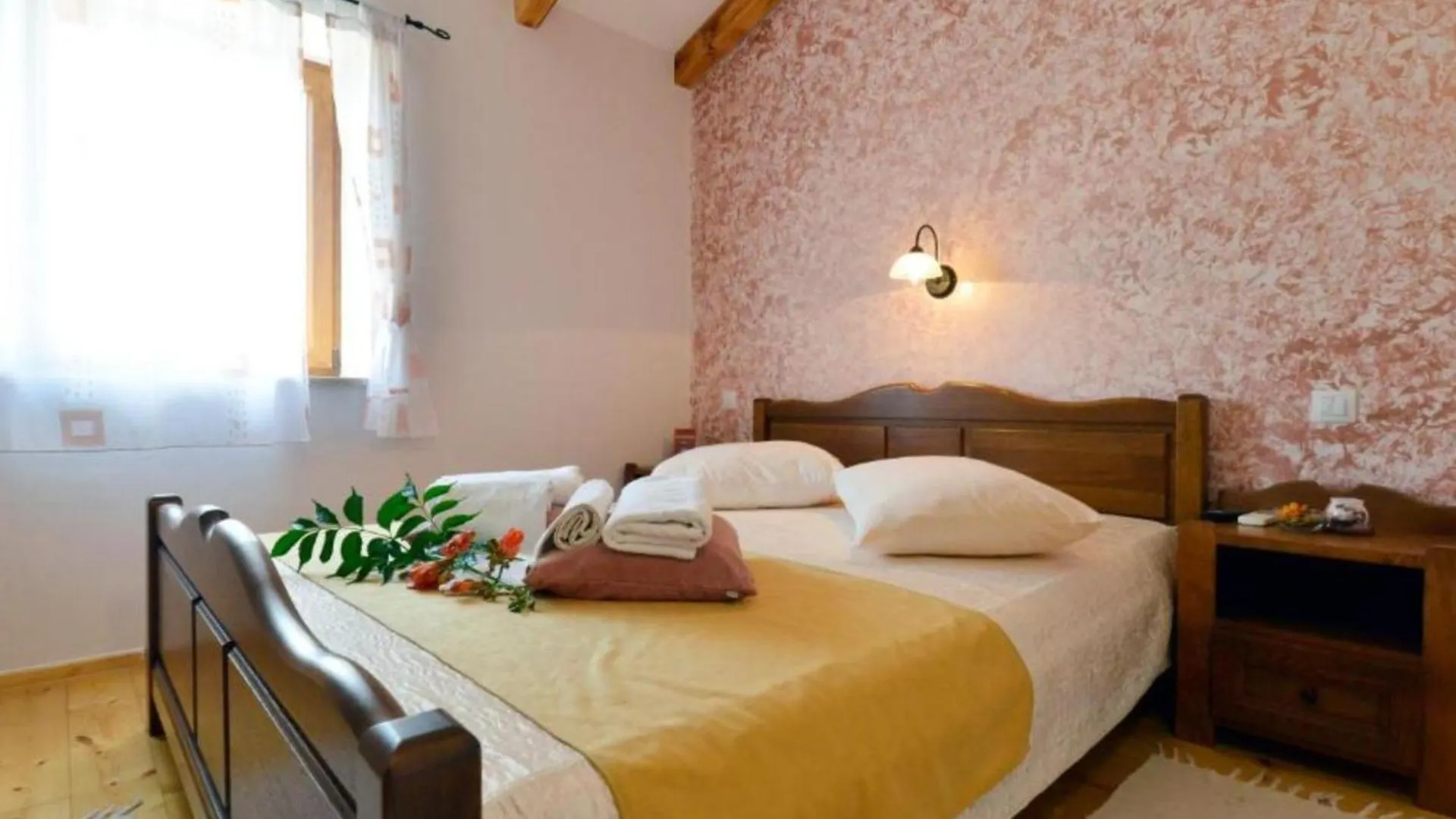 Authentic Istrian Rooms For Unforgettable Stays ボドニャン